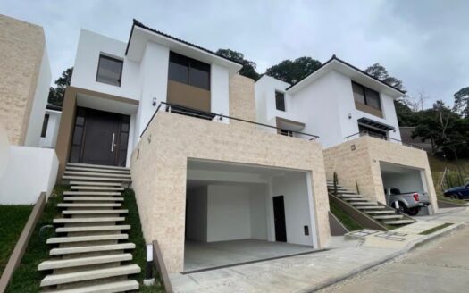 Casa en Renta en condominio La Reserva II, Lomas de San Isidro zona 16